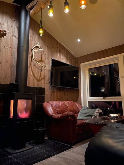 FINNVIKHAUGEN ROOMS (Kjerkevika) - Guesthouse Reviews, Photos, Rate ...