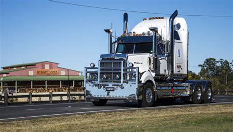 Download wallpaper white, chromium, Western Star, section trucks in ...