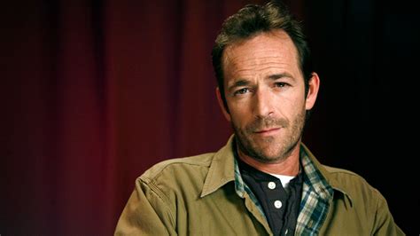 Luke Perry was buried in a mushroom burial suit in Tennessee