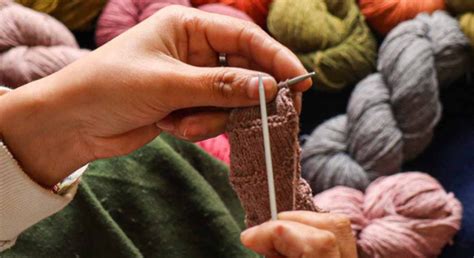 Knitting Needles: Types of Knitting Needles and Knitting Needle Sizes ...