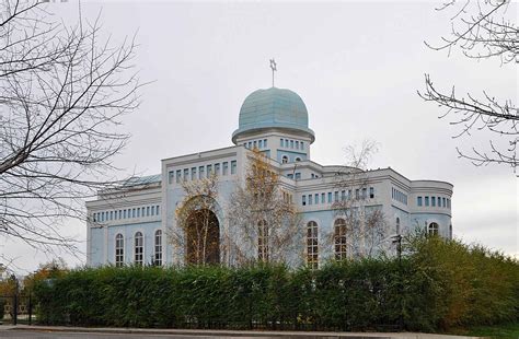 Faithful Few: How Religious Minority Communities of Jews and ...