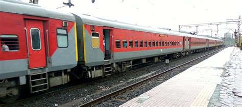 Western Railway to introduce 'KAVACH' technology on Mumbai Central ...