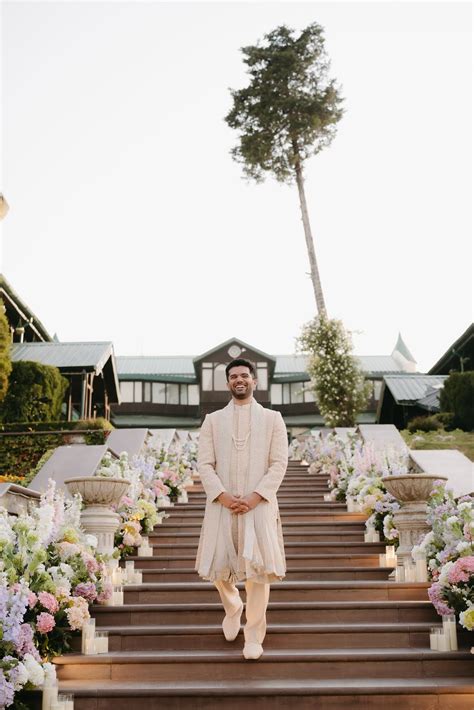 At their Mussorie wedding, this Maharashtrian-South Indian couple took ...