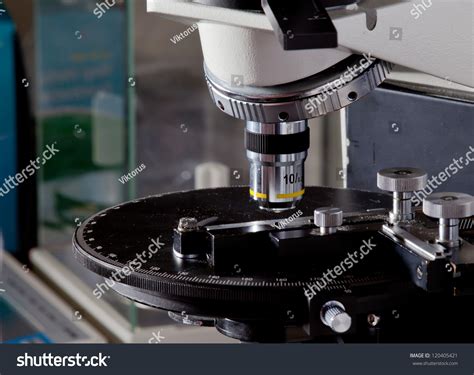 Polarizing Light Microscope 的图像结果