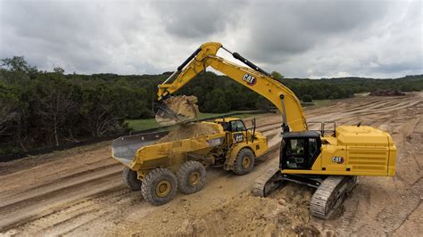 New Cat 352 excavator brings the power needed for big jobs