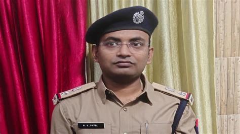 प्रयागराज: फर्जी आईपीएस बनकर शिक्षक को ब्लैकमेल करने वाला शख्स गिरफ्तार ...