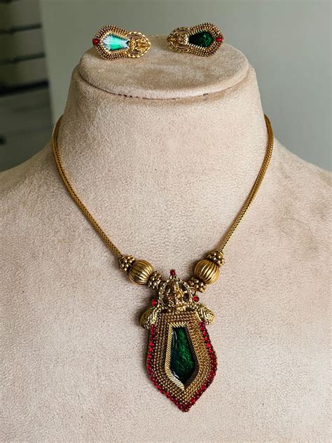 Nagapadam Necklace Green – Mannat Jewelz
