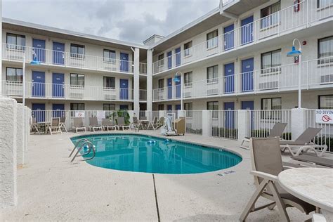 SUPER 6 INN & SUITES BATON ROUGE - Motel Reviews, Photos, Rate ...