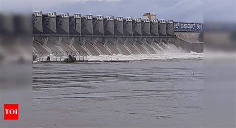 Karnataka increases water discharge from Almatti dam | Mumbai News ...