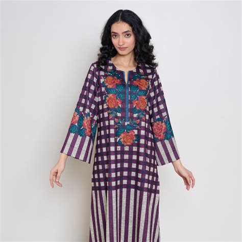 Buy Evermore Woollen Hand Embroidered Kurta - Cherry Lacquer | Rustorange