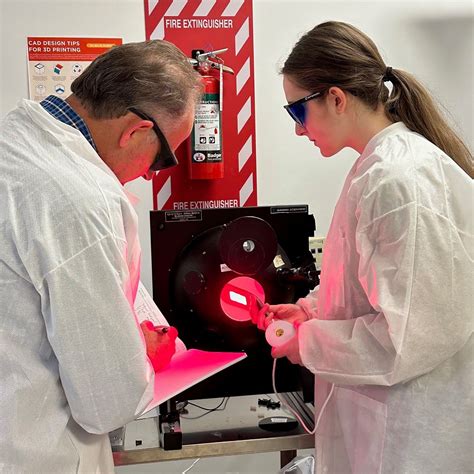 Red Technology Light 的图像结果