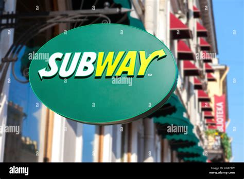 Subway Restaurant Sign 的图像结果