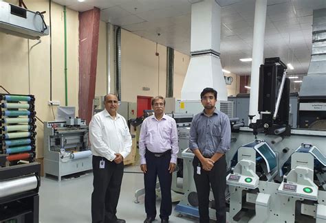 UAE-printer installs Lombardi Synchroline press - THE PACKMAN