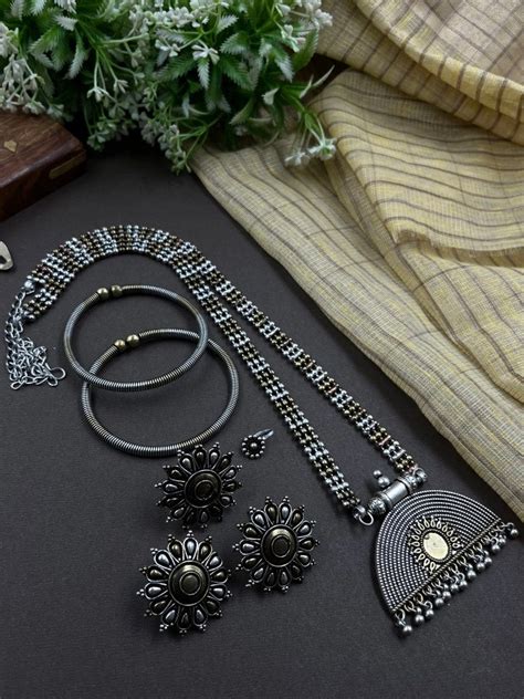 EMMA 3 LINE CHAIN JEWELLERY SET COMBO – Naman Arts