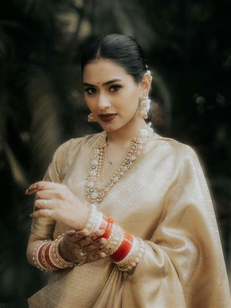 Beautiful traditional plain antique gold stud earring | Free Cod ...