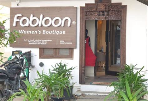 Blouse stitching, Embroidery work blouse, Online tailoring - Fabloon ...