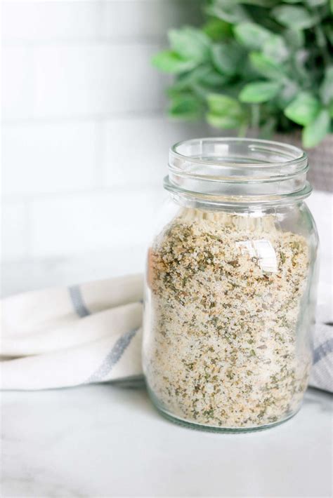 Easy DIY Garlic Bread Seasoning Mix - Made In A Pinch