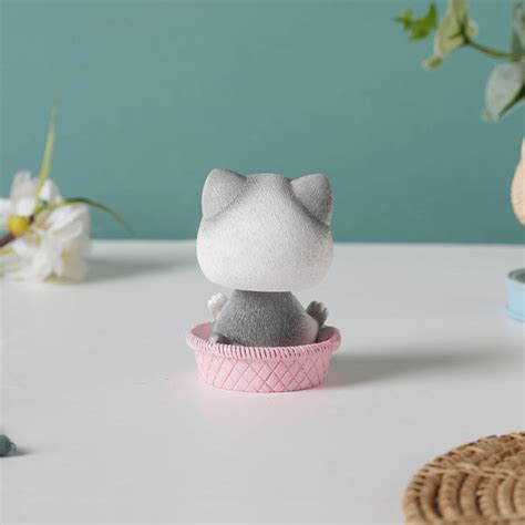 Kitty In A Tub Resin Bobble Head Showpiece Online - Premium Decor ...