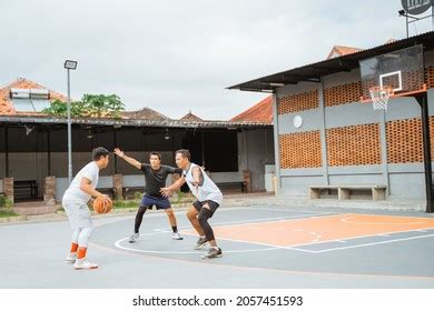 Playing Basketball 的图像结果