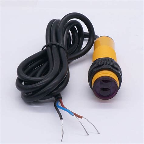 Buy iduino IR Obstacle Avoidance Proximity Sensor E18-D80NK For 5V ...