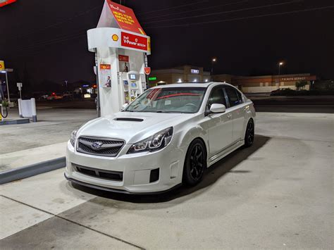 Legacy GT White | Subaru Legacy
