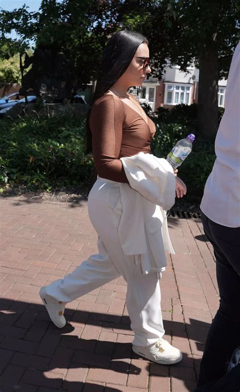 Wandsworth sex tape guard 'was being blackmailed after inmates found her OnlyFans' - The Mirror