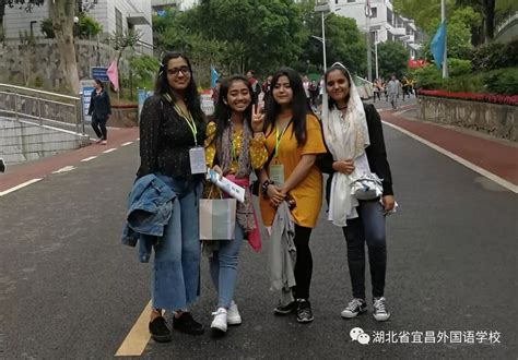 【游学·资讯】香港道教联合会圆玄学第三中学师生到宜昌市外国语学校交流访问