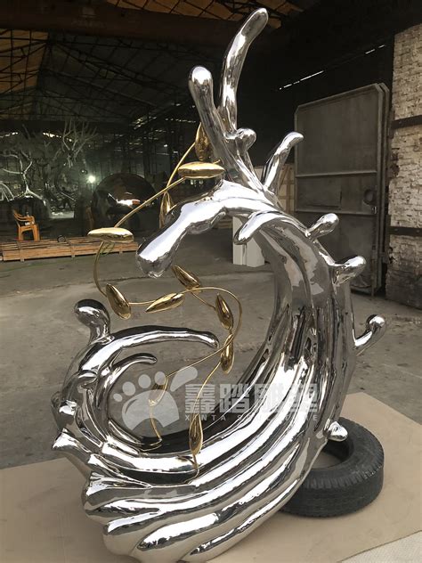 玻璃钢金色鹿雕塑定制哪家好专业玻璃钢抽象鹿雕塑定制_港城雕塑-站酷ZCOOL