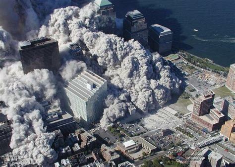 美国“911”事件17周年，双子塔瞬间灰飞烟灭，数千亿美元化成灰_世贸大楼