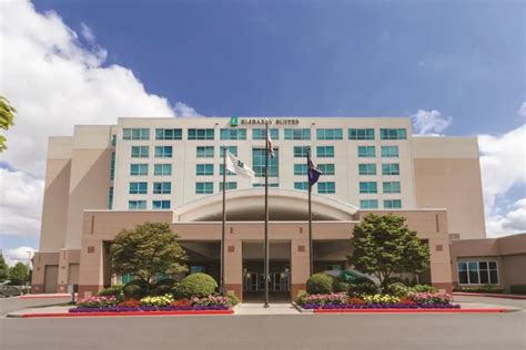15 Best Hotels with Airport Shuttle Service in Portland International ...