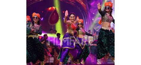 Watch Sara Ali Khan dance at Filmfare Awards 2024 on Feb 18 on Zee TV ...