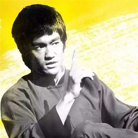 Bruce Lee Death: నీళ్లే.. బ్రూస్‌లీ ప్రాణం తీశాయా..? - bruce lee death ...