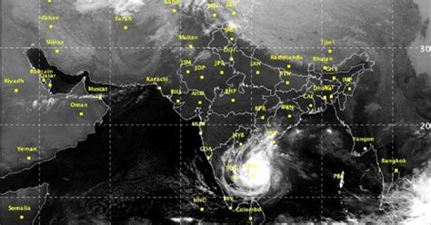 9,500 People Evacuated From Coastal Areas In Chennai As Cyclone Vardah ...