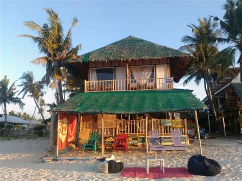 YOONEEK BEACH RESORT (Bantayan Island, Cebu Island) - Guesthouse ...