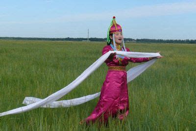 《金翅鸟》般飞遍草原的长调女孩哈拉木吉,让我们看到传承的力量_中国网