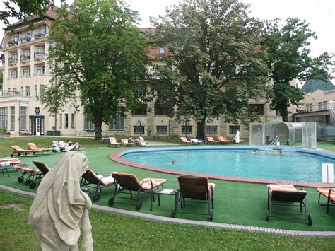 Ensana Thermia Palace Health Spa Hotel Pool: Pictures & Reviews ...