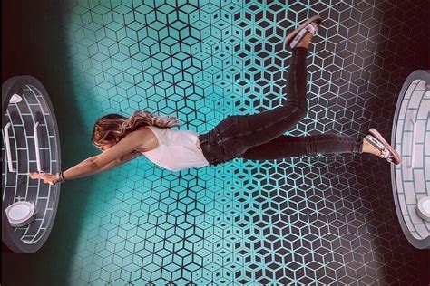 2023 Museum of Illusions Admission in Toronto