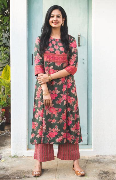 Buy Best Traditional Ethnic Kurta Set for Women