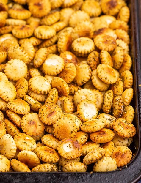 Flavorful Oyster Cracker Snack: Easy No-Ranch Recipe