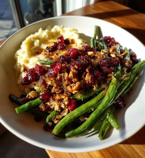 Sides for Thanksgiving Dinner: 7 Irresistible Recipes to Savor