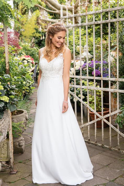 A-Linien-Hochzeitskleid mit transparenten Details | Weise | braut.de