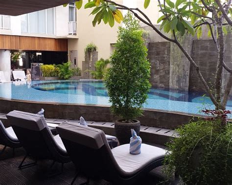 BEDROCK HOTEL KUTA BALI - Hotel Reviews, Photos, Rate Comparison ...