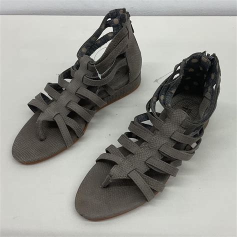 Wolverine Gray Leather Strappy Sandals Women's Size... - Depop