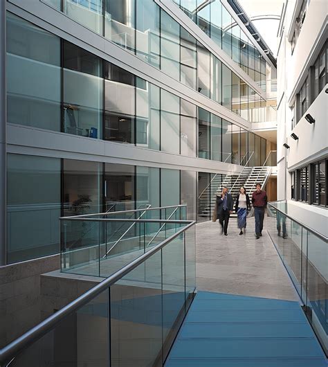 Engineering University 的图像结果