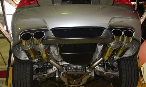 Advantages & Disadvantages of Straight Pipe Exhaust