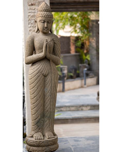 Stone Statues– LandscapeStudio