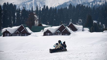 Going skiing in Gulmarg? Here’s what you need to know