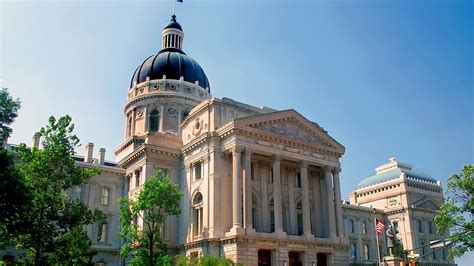 Indiana lawmakers advance bill to redraw border with Illinois