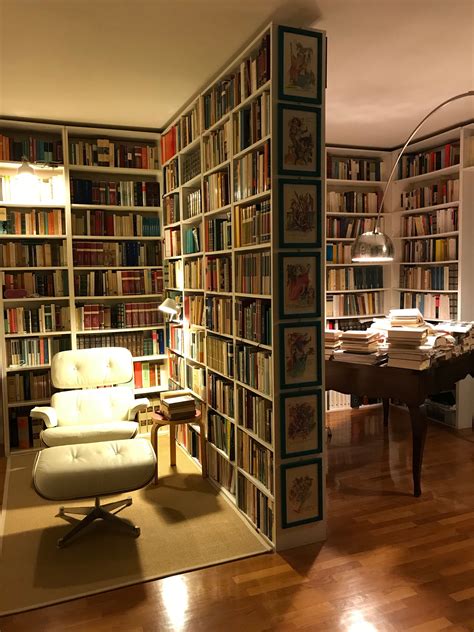 Small Reading Room Library 的图像结果