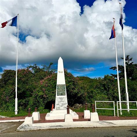 BORDER MONUMENT (SAINT MARTIN - SINT MAARTEN) (2026) All You Need to ...